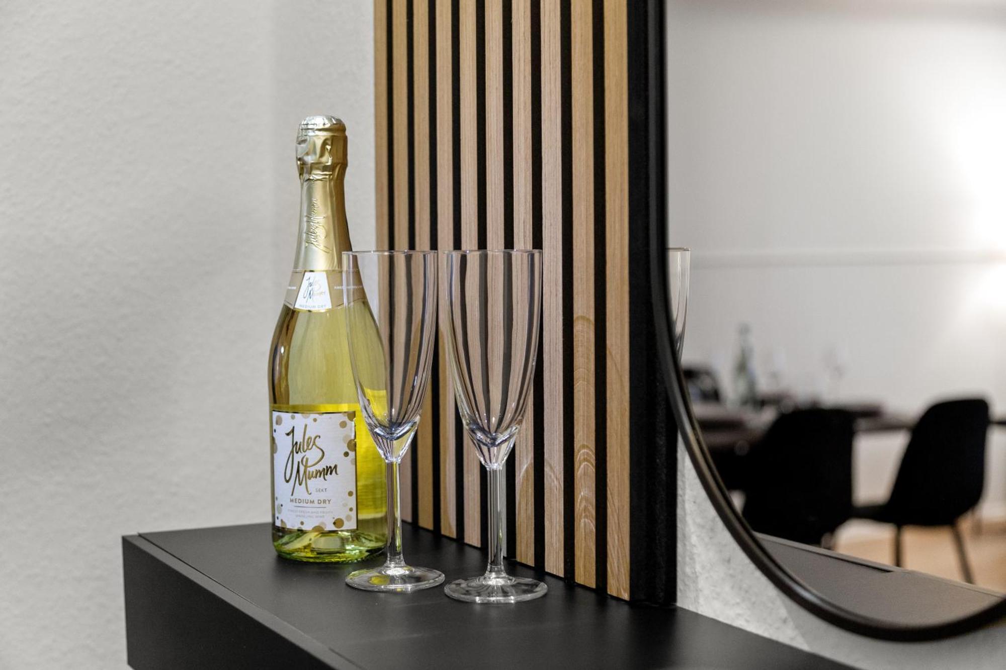 Vinful: Premium-Apartment Mit Balkon Und Parkplatz Muelheim an der Ruhr Exterior photo